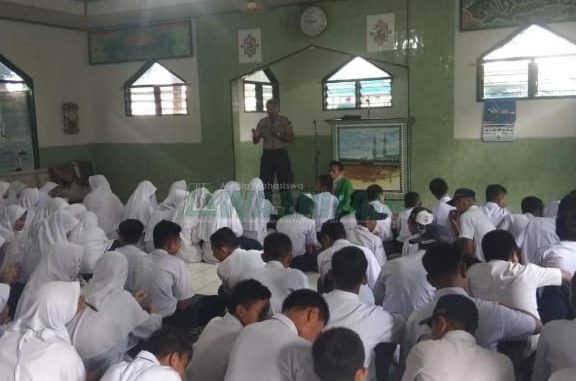 Gambar Mahasiswa KKN Desa Bontomanai Bulukumba Lakukan Penyuluhan Narkoba